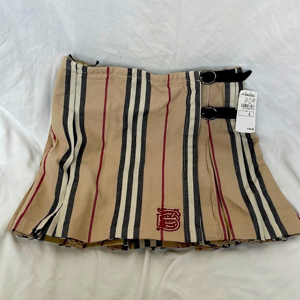 Vintage Burberry wrap around skirt NWT smoke and animal free